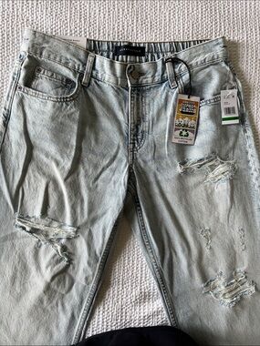 NWT Aeropostale Light Blue Baggy Fit Distressed Women’s Jeans